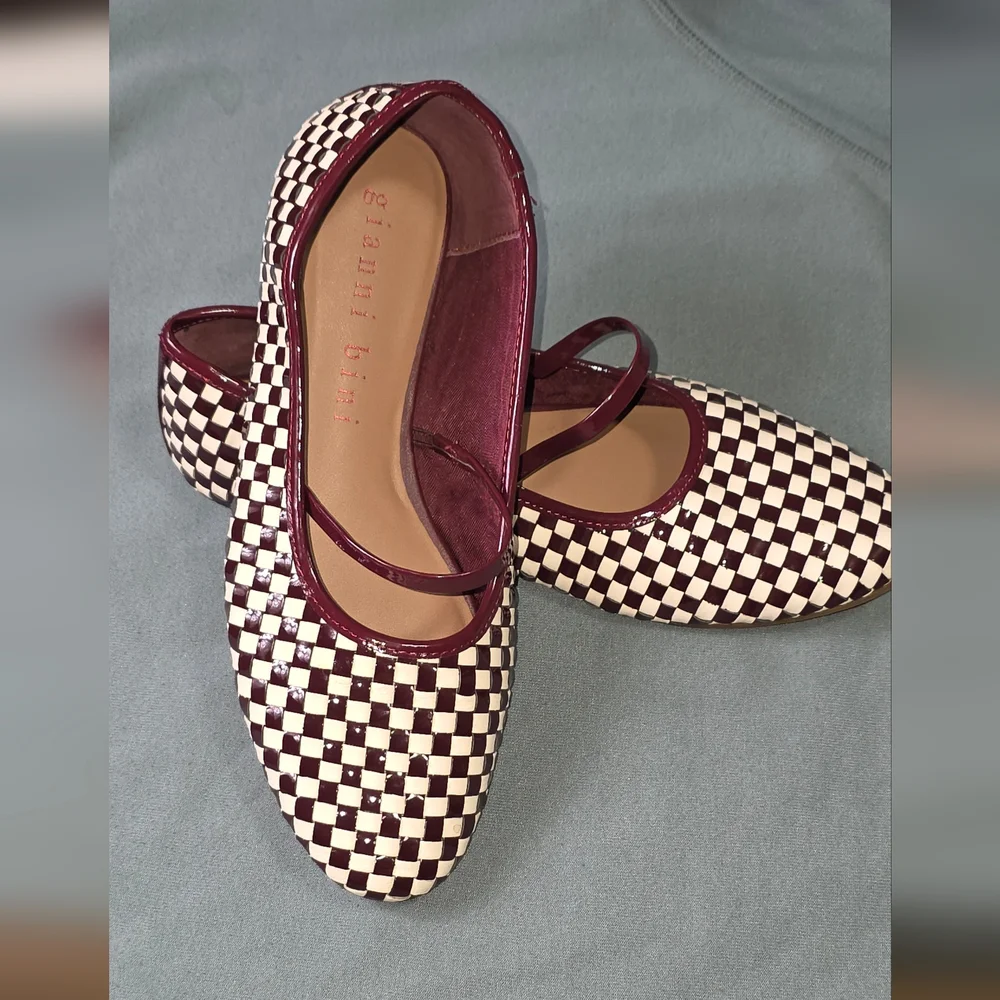 Gianni Bini, the Rhett Woven Patent Leather Checkered Detail Mary Jane Ballerina - Picture 4 of 6